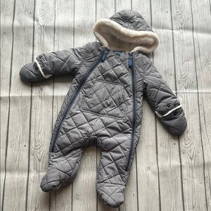 NWOT Urban Republic 9mo Gray Snowsuit